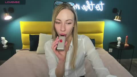 Diana  online show from May 14, 2026, 8:54 am