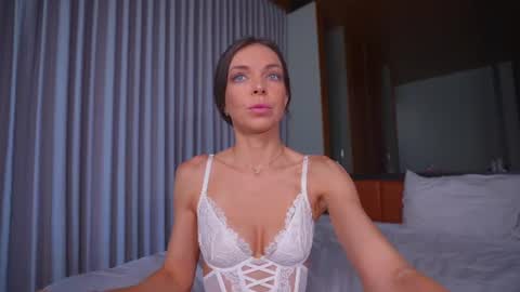 Snapshot of diana_smiley chatting on June 21, 2026, 1:52 am Diana online show from June 21, 2026, 1:52 am