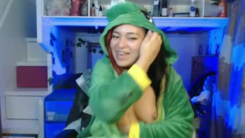 Snapshot of diana_smit_ chatting on December 22, 2024, 5:23 am diana online show from December 22, 2024, 5:23 am