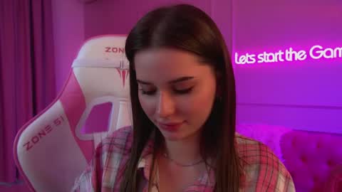 Snapshot of dianabecker chatting on May 19, 2026, 2:07 am Diana online show from May 19, 2026, 2:07 am