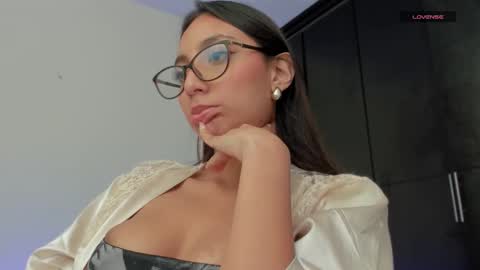 dianadirty1 online show from November 6, 2025, 5:36 pm