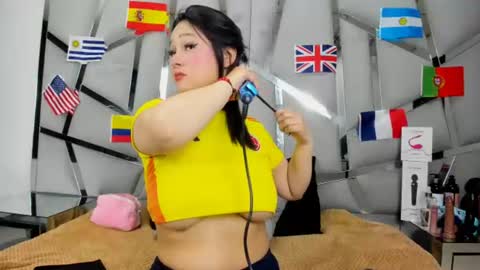 dianarous online show from June 24, 2026, 3:49 am