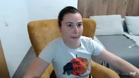 Snapshot of dianasmiey7 chatting on May 27, 2026, 9:39 am dianasmiey7 online show from May 27, 2026, 9:39 am