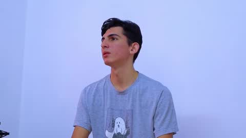 Snapshot of dianayleo chatting on February 10, 2025, 12:18 pm Ana Leo online show from February 10, 2025, 12:18 pm