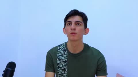 Snapshot of dianayleo chatting on February 11, 2025, 12:05 pm Ana Leo online show from February 11, 2025, 12:05 pm