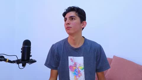 Snapshot of dianayleo chatting on February 24, 2025, 12:26 pm Ana Leo online show from February 24, 2025, 12:26 pm