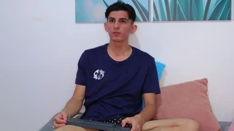 Ana  Leo online show from April 2, 2026, 2:04 pm