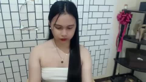 Snapshot of diane_intownx chatting on February 13, 2025, 12:46 am Diane online show from February 13, 2025, 12:46 am