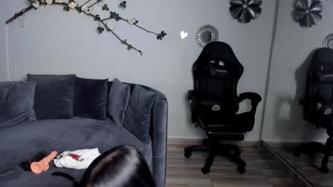 Diane  online show from March 15, 2026, 1:06 pm