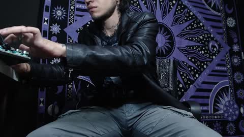 DICAPRIO online show from February 7, 2025, 4:46 pm