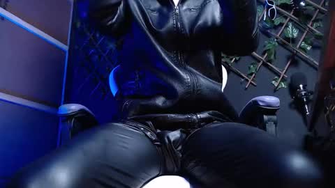 DICAPRIO online show from December 19, 2025, 9:05 am