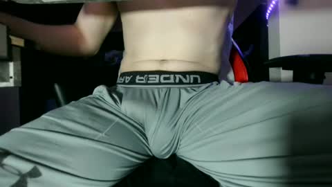 Dick And Muscle online show from August 4, 2026, 1:14 pm