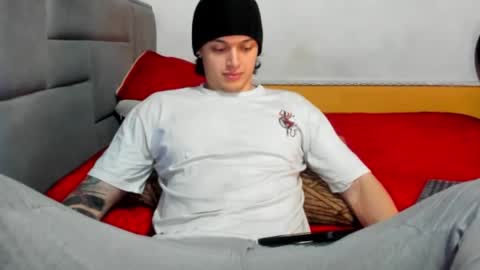 jhon online show from September 17, 2025, 6:53 pm