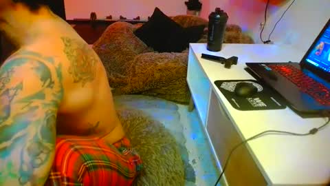 Snapshot of dickdamian_ chatting on December 14, 2024, 6:09 pm Damin online show from December 14, 2024, 6:09 pm