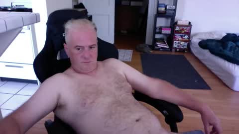 Snapshot of dickflasher5 chatting on October 4, 2025, 6:50 pm Richard Fleischer online show from October 4, 2025, 6:50 pm