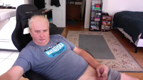 Snapshot of dickflasher5 chatting on November 3, 2025, 5:25 pm Richard Fleischer online show from November 3, 2025, 5:25 pm