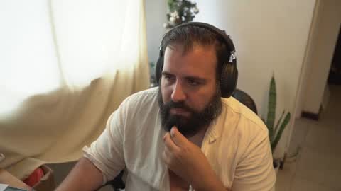 Snapshot of dicristalino chatting on December 10, 2024, 9:43 pm Cristian Dipolino online show from December 10, 2024, 9:43 pm