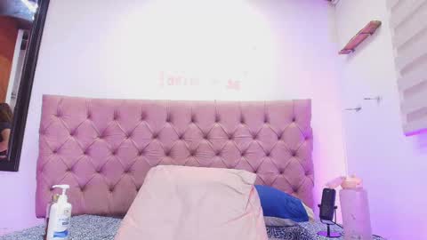 Snapshot of didiane_ chatting on September 16, 2025, 7:15 pm Diane online show from September 16, 2025, 7:15 pm