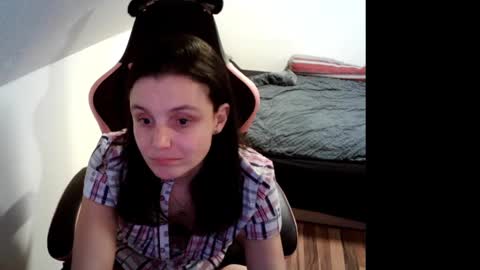 Snapshot of die_eine_oder_keine chatting on February 21, 2025, 8:16 pm Kathypvt 30 tk min online show from February 21, 2025, 8:16 pm