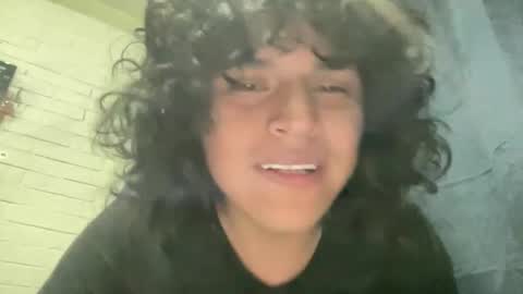 Snapshot of dieciochocentimetross chatting on May 26, 2026, 8:10 am dieciochocentimetross online show from May 26, 2026, 8:10 am