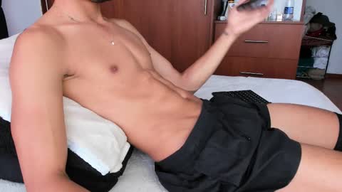 Snapshot of diego_latino chatting on February 12, 2025, 6:19 pm Diego lat online show from February 12, 2025, 6:19 pm