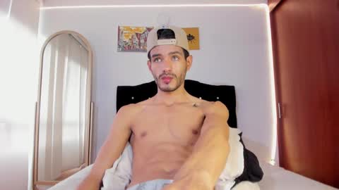 Snapshot of diego_latino chatting on March 11, 2025, 7:25 pm Diego lat online show from March 11, 2025, 7:25 pm