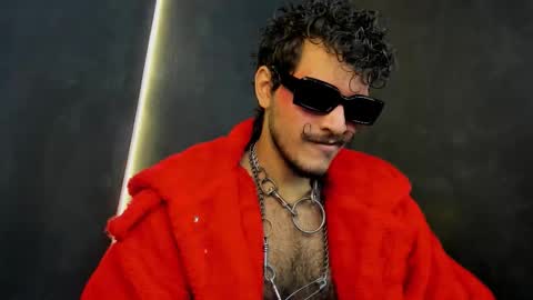 diemond_latinx98 online show from November 28, 2025, 2:09 pm