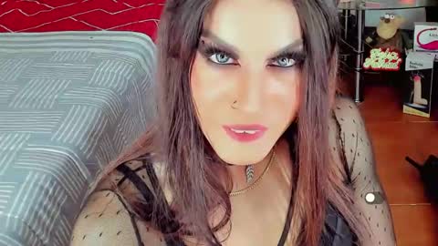 Snapshot of difiortiffany chatting on December 31, 2024, 2:51 am difiortiffany online show from December 31, 2024, 2:51 am