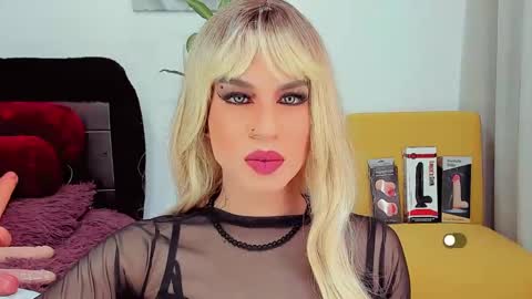 Snapshot of difiortiffany chatting on February 10, 2025, 3:24 am difiortiffany online show from February 10, 2025, 3:24 am