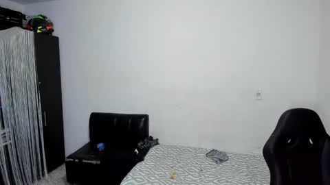 Snapshot of diiego_xxx chatting on May 12, 2026, 11:51 am diiego_xxx online show from May 12, 2026, 11:51 am