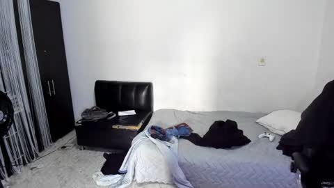 Snapshot of diiego_xxx chatting on June 21, 2026, 1:24 pm diiego_xxx online show from June 21, 2026, 1:24 pm
