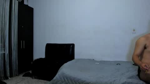 Snapshot of diiego_xxx chatting on July 5, 2026, 4:19 am diiego_xxx online show from July 5, 2026, 4:19 am