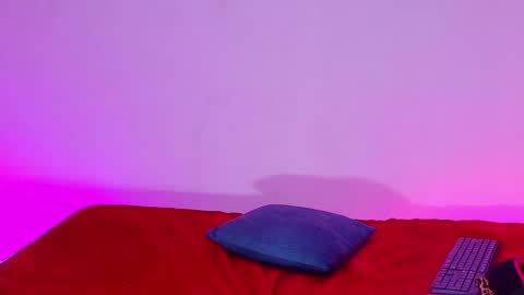 diiosa_latina online show from April 28, 2026, 2:27 am