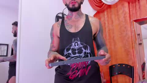 dilan_scootk_ online show from April 14, 2026, 7:31 pm
