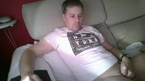 Snapshot of dili999 chatting on October 6, 2025, 5:32 pm dili999 online show from October 6, 2025, 5:32 pm