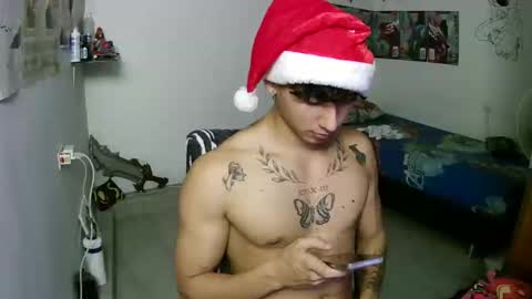 Snapshot of dillom420 chatting on December 20, 2025, 5:03 am dillom420 online show from December 20, 2025, 5:03 am