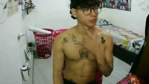 Snapshot of dillom420 chatting on January 12, 2026, 8:03 pm dillom420 online show from January 12, 2026, 8:03 pm