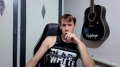 Snapshot of dimastyzzz chatting on January 13, 2025, 8:04 pm Dimetriusen online show from January 13, 2025, 8:04 pm