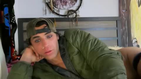 Snapshot of dimepiecebottom chatting on November 23, 2025, 10:26 am dimepiecebottom online show from November 23, 2025, 10:26 am