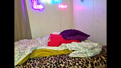 Snapshot of dimepiecexxx chatting on May 30, 2026, 3:47 am Sofie online show from May 30, 2026, 3:47 am