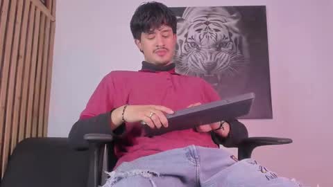 Snapshot of dimitrideluxe chatting on October 10, 2025, 9:25 pm Dimitri online show from October 10, 2025, 9:25 pm