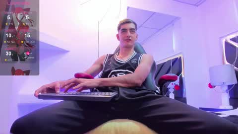 Snapshot of dimitryhank chatting on December 26, 2024, 7:16 pm Cristian online show from December 26, 2024, 7:16 pm