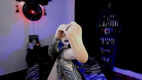 Snapshot of dimmuanddarkness chatting on December 4, 2025, 7:22 pm dimmuanddarkness online show from December 4, 2025, 7:22 pm