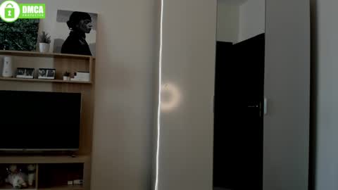 Dina online show from February 15, 2025, 7:38 am