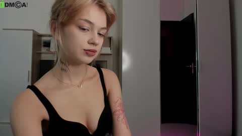 Dina online show from October 21, 2025, 7:42 am