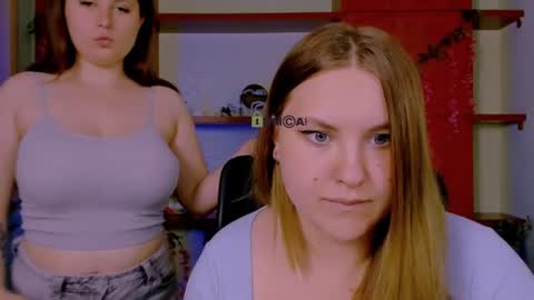 Snapshot of dina_bloom chatting on June 24, 2026, 7:35 pm dina_bloom online show from June 24, 2026, 7:35 pm