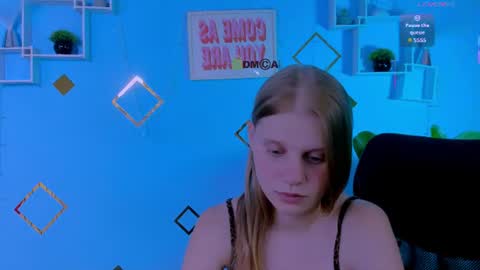 Snapshot of dina_bloom chatting on July 12, 2026, 6:54 pm dina_bloom online show from July 12, 2026, 6:54 pm