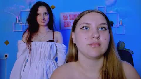 Snapshot of dina_bloom chatting on July 14, 2026, 2:05 am dina_bloom online show from July 14, 2026, 2:05 am