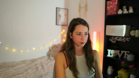 Snapshot of dina_caguimbal chatting on January 7, 2026, 9:45 am Dina online show from January 7, 2026, 9:45 am