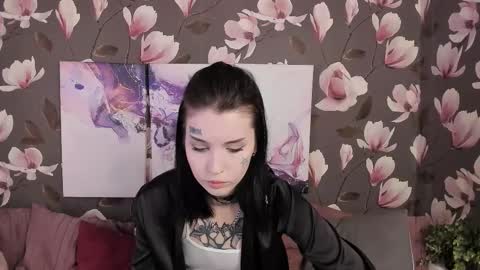 Snapshot of dina_curio chatting on December 19, 2025, 9:05 am Dina online show from December 19, 2025, 9:05 am